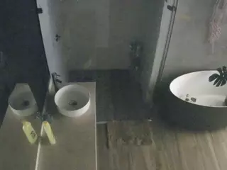 Casa Salsa Bathroom 6's Live Sex Cam Show