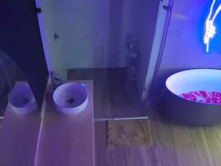 Casa Salsa Bathroom 6's Live Sex Cam Show