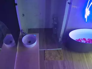 Casa Salsa Bathroom 6's Live Sex Cam Show