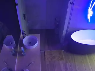 Casa Salsa Bathroom 6's Live Sex Cam Show