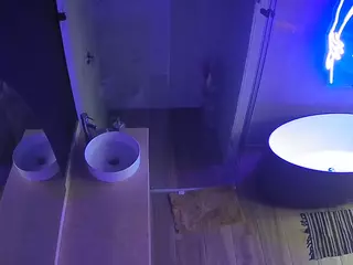 Casa Salsa Bathroom 6's Live Sex Cam Show