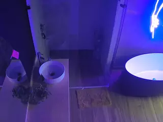 Casa Salsa Bathroom 6's Live Sex Cam Show