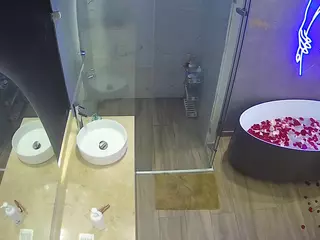 Casa Salsa Bathroom 6's Live Sex Cam Show