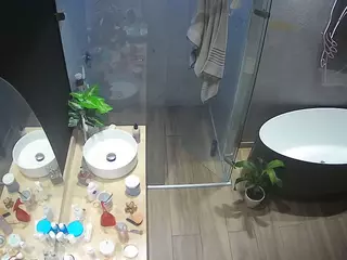 Casa Salsa Bathroom 6's Live Sex Cam Show