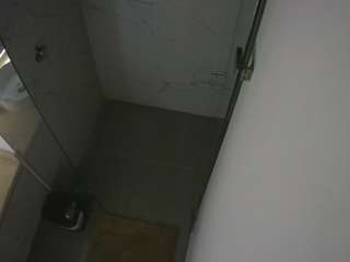 voyeurcam-casa-salsa-bathroom-7