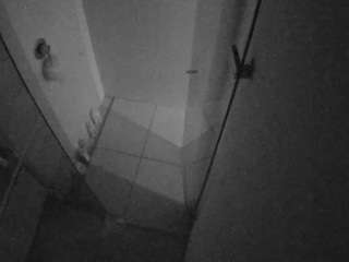 camsoda voyeurcam-casa-salsa-bathroom-7