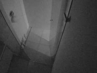 camsoda voyeurcam-casa-salsa-bathroom-7