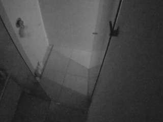 Angiesuz camsoda voyeurcam-casa-salsa-bathroom-7