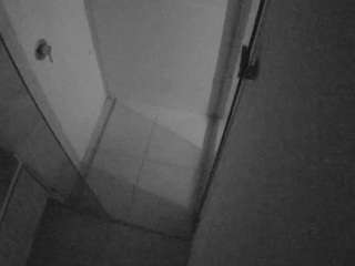 Sarahcalanthe camsoda voyeurcam-casa-salsa-bathroom-7