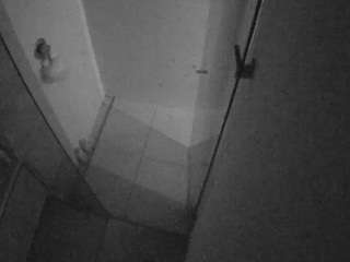 Pornos Casa camsoda voyeurcam-casa-salsa-bathroom-7