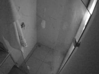 voyeurcam-casa-salsa-bathroom-7