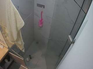 voyeurcam-casa-salsa-bathroom-7
