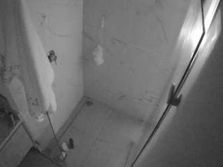 voyeurcam-casa-salsa-bathroom-7
