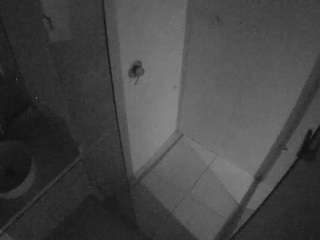 voyeurcam-casa-salsa-bathroom-7