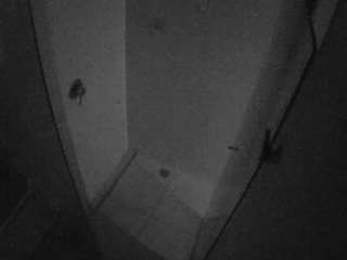 voyeurcam-casa-salsa-bathroom-7