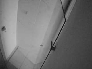voyeurcam-casa-salsa-bathroom-7