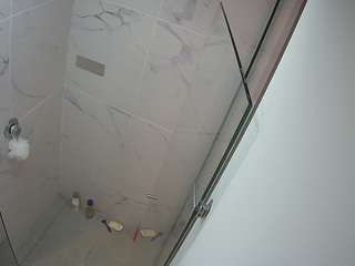 voyeurcam-casa-salsa-bathroom-7