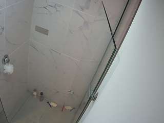 voyeurcam-casa-salsa-bathroom-7