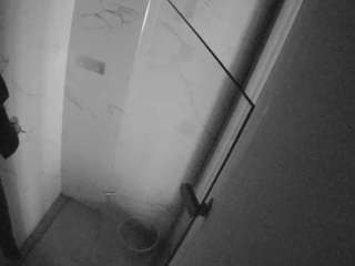 voyeurcam-casa-salsa-bathroom-7