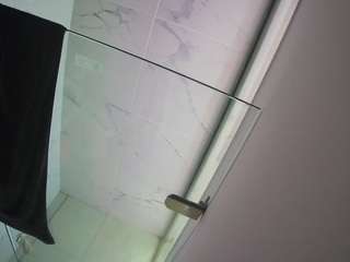 voyeurcam-casa-salsa-bathroom-7