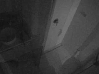 voyeurcam-casa-salsa-bathroom-7