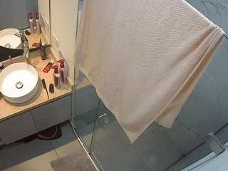 voyeurcam-casa-salsa-bathroom-7