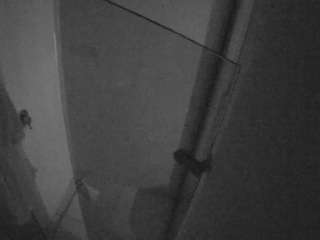 voyeurcam-casa-salsa-bathroom-7