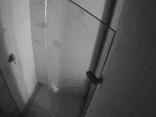 voyeurcam-casa-salsa-bathroom-7