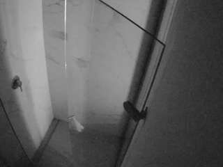 voyeurcam-casa-salsa-bathroom-7