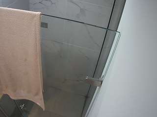 voyeurcam-casa-salsa-bathroom-7