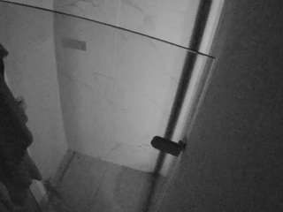 voyeurcam-casa-salsa-bathroom-7