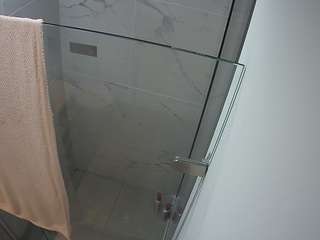 voyeurcam-casa-salsa-bathroom-7