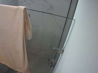 voyeurcam-casa-salsa-bathroom-7