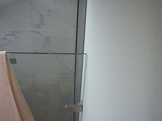 voyeurcam-casa-salsa-bathroom-7