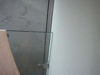 voyeurcam-casa-salsa-bathroom-7