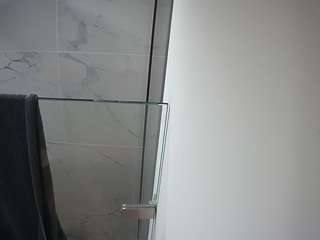 voyeurcam-casa-salsa-bathroom-7