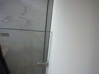 voyeurcam-casa-salsa-bathroom-7