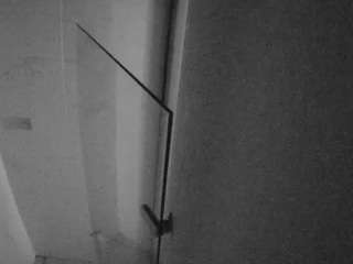 voyeurcam-casa-salsa-bathroom-7