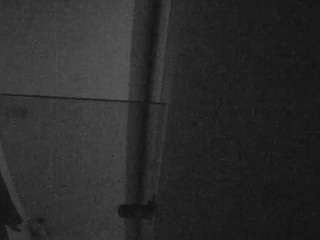 Acest model este live acum. voyeurcam-casa-salsa-bathroom-7