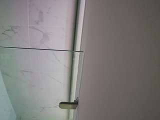 voyeurcam-casa-salsa-bathroom-7