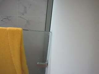 voyeurcam-casa-salsa-bathroom-7