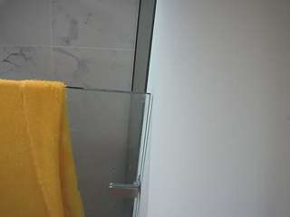 voyeurcam-casa-salsa-bathroom-7