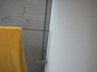 voyeurcam-casa-salsa-bathroom-7