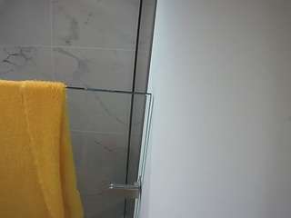 voyeurcam-casa-salsa-bathroom-7