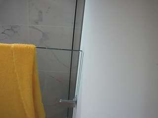 voyeurcam-casa-salsa-bathroom-7