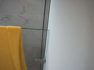 voyeurcam-casa-salsa-bathroom-7