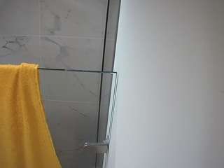 voyeurcam-casa-salsa-bathroom-7