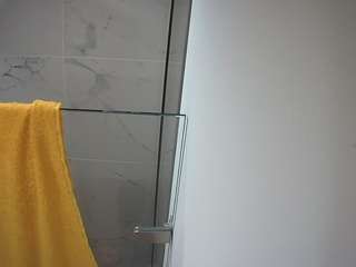 voyeurcam-casa-salsa-bathroom-7