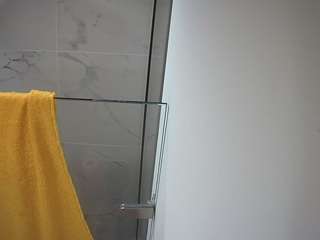voyeurcam-casa-salsa-bathroom-7