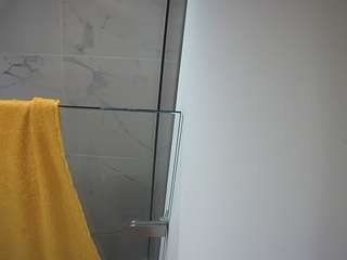 voyeurcam-casa-salsa-bathroom-7
